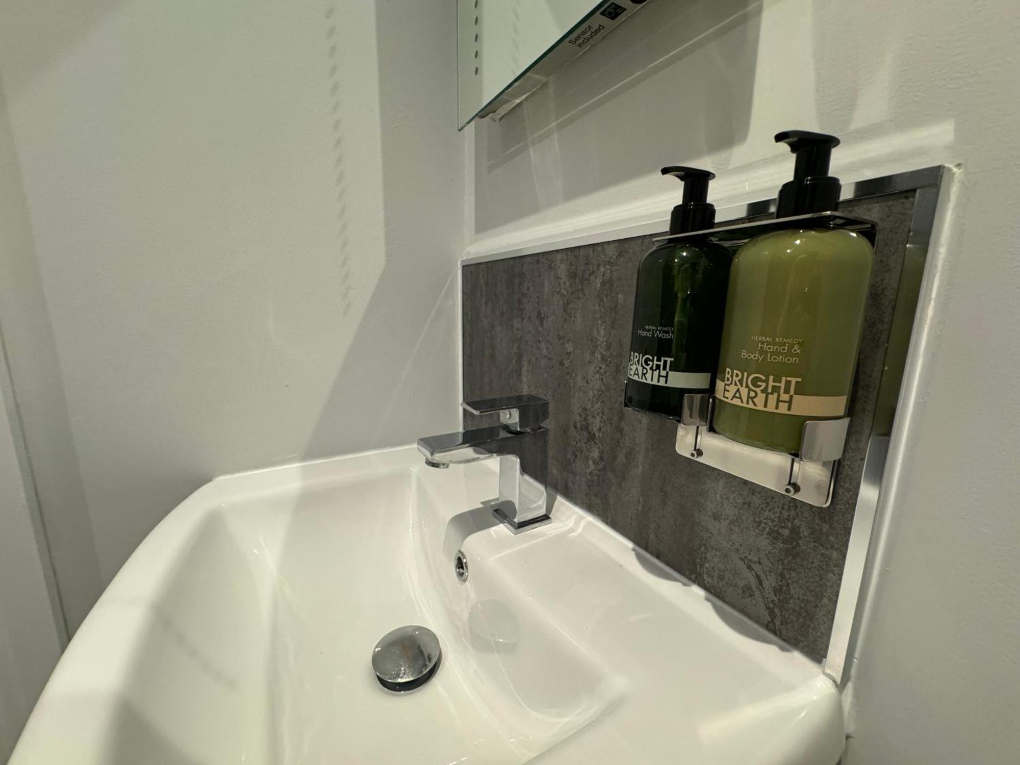Hotel Lymm Living Warrington  Esterno foto
