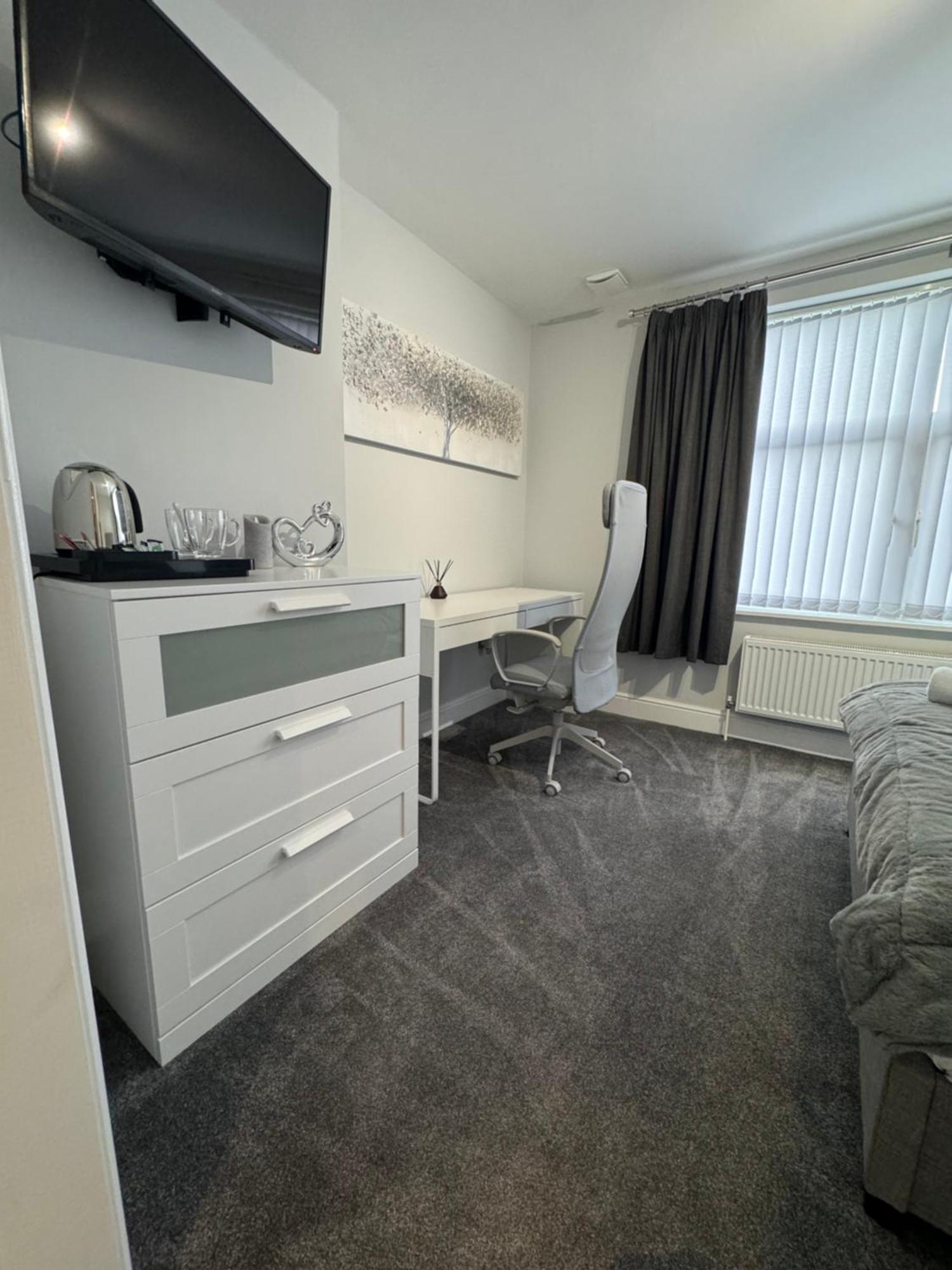 Hotel Lymm Living Warrington  Esterno foto